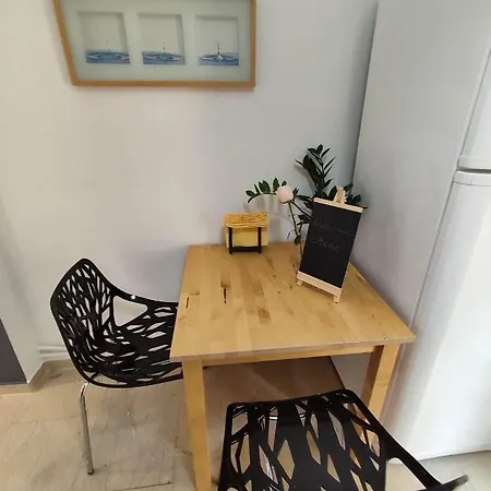 Haris Modern Apt. Near The Sea Apartment *